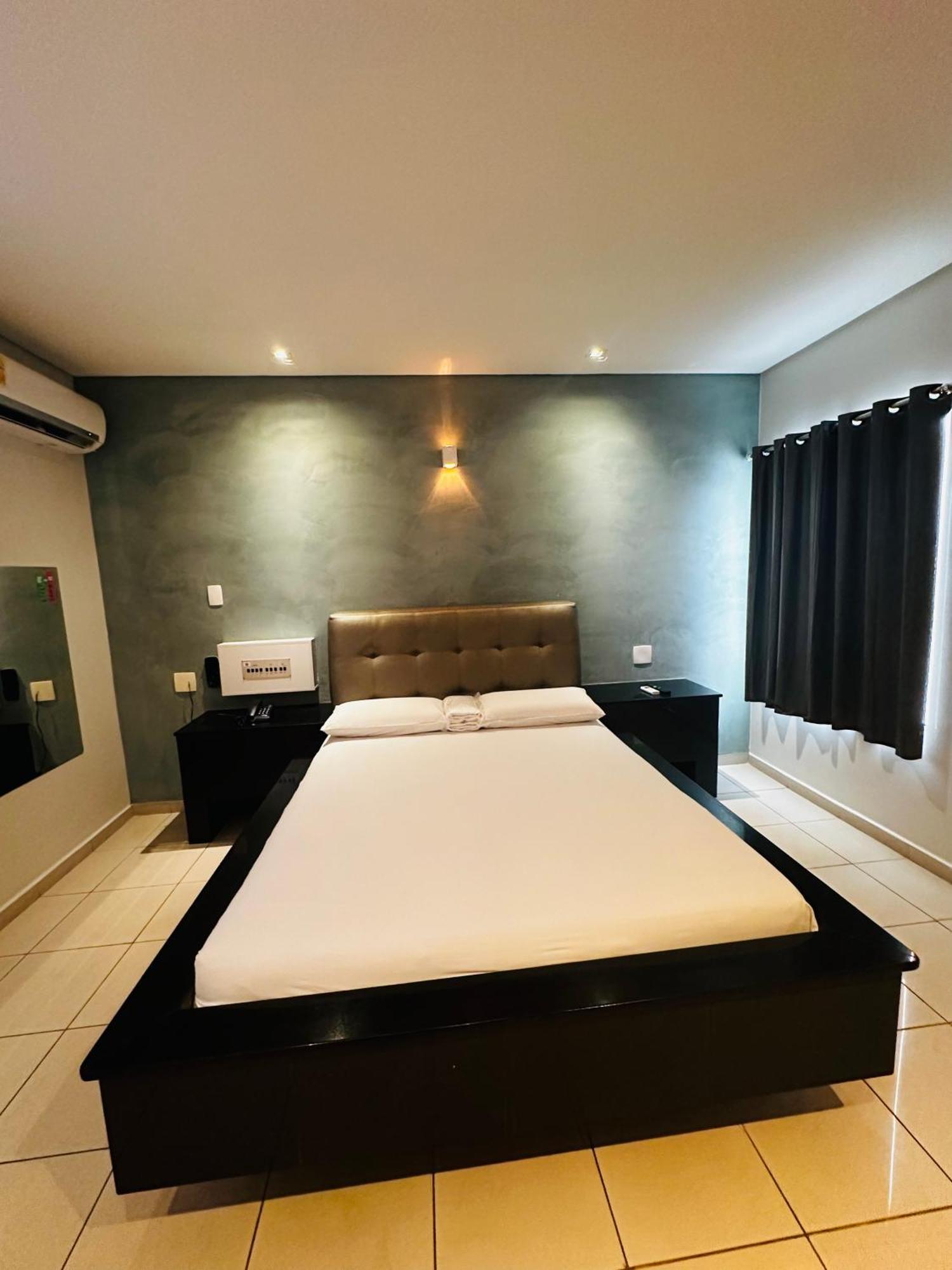 Ponta Negra Hotel *
