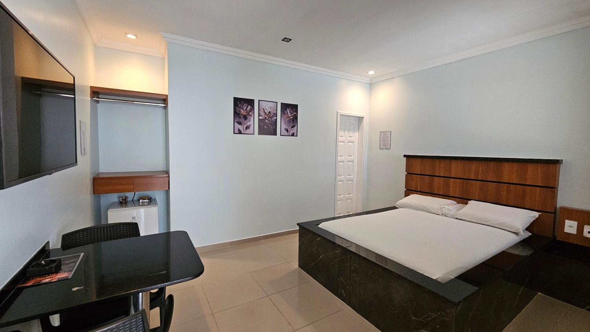 Ponta Negra Hotel *
